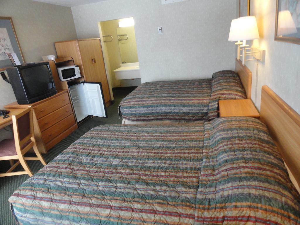 Grand Rapids Inn Wyoming Room photo