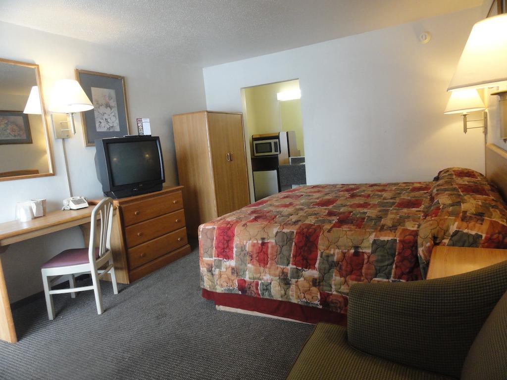 Grand Rapids Inn Wyoming Room photo