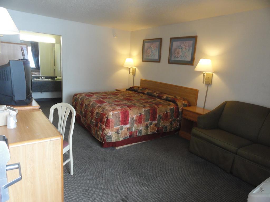Grand Rapids Inn Wyoming Exterior photo